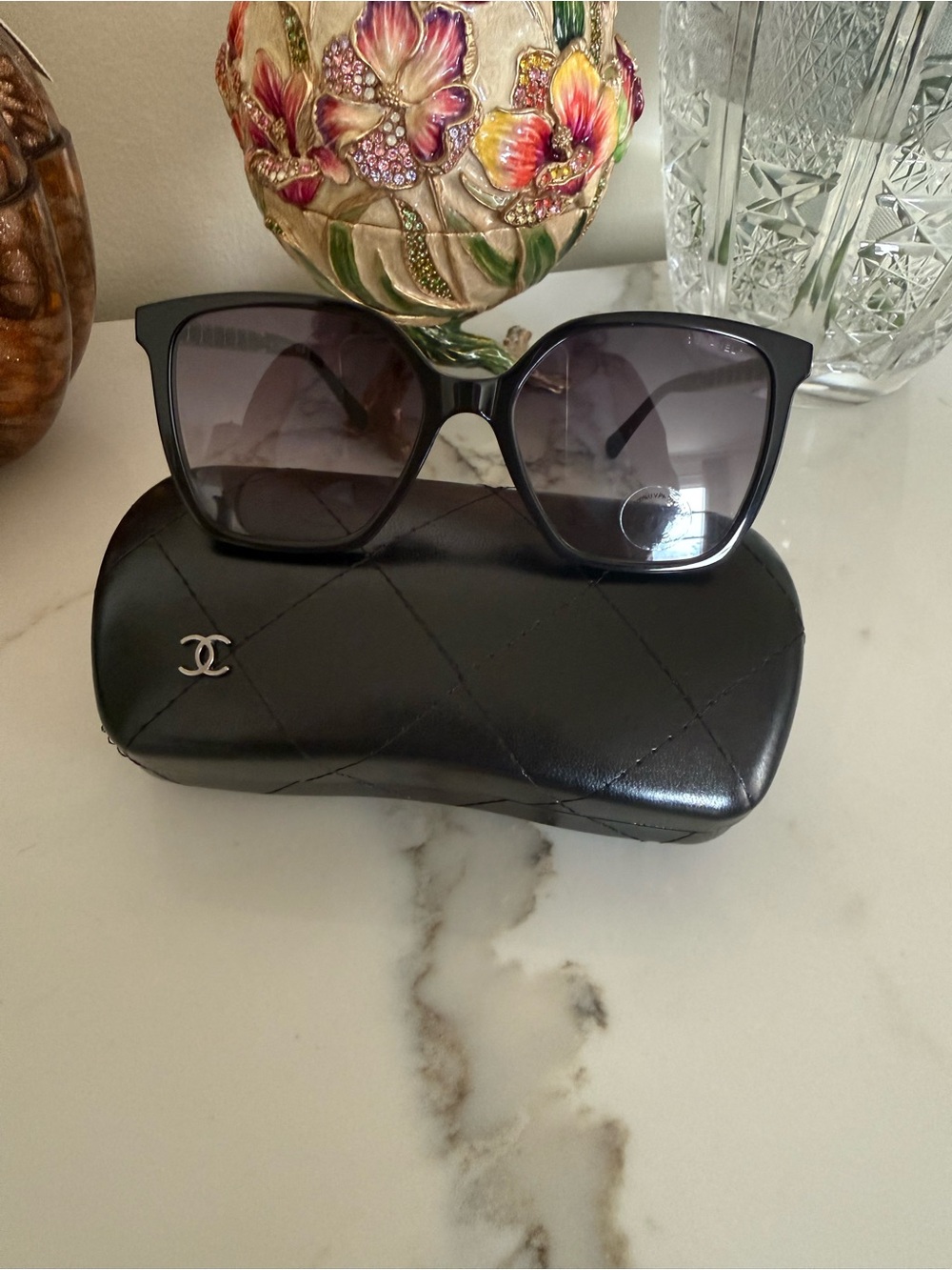 CHANEL Black Square Sunglasses with Gradient Gray Lenses - Picture 2 of 9
